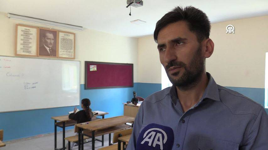 Bu okulda 3 yıldır tek bir öğrenci var. 9 yaşındaki Hasret artık sınıf arkadaşı istiyor - Resim: 8